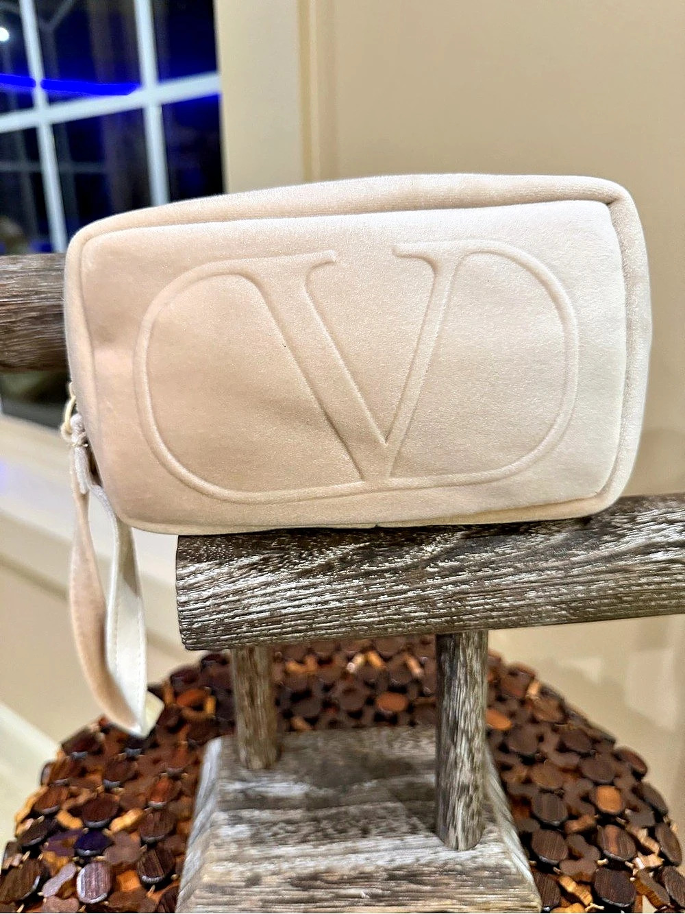 New Valentino Garavani Rockstud Velvet pouch Cosmetic Bags Wristlet Clutch Pink
